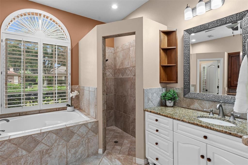 For Sale: $1,125,000 (5 beds, 4 baths, 3264 Square Feet)