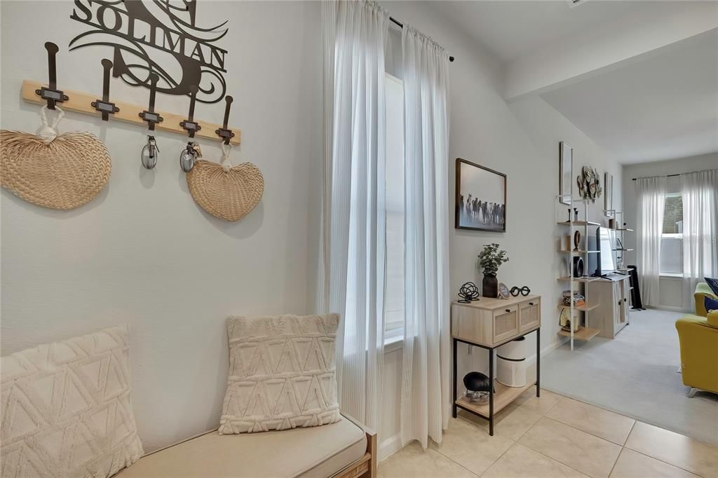 На продажу: $315,000 (3 спален, 2 ванн, 1866 Квадратных фут)