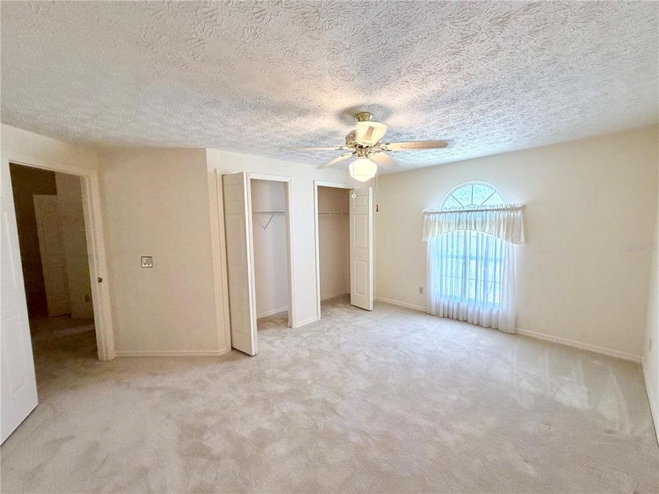На продажу: $245,900 (4 спален, 2 ванн, 1921 Квадратных фут)