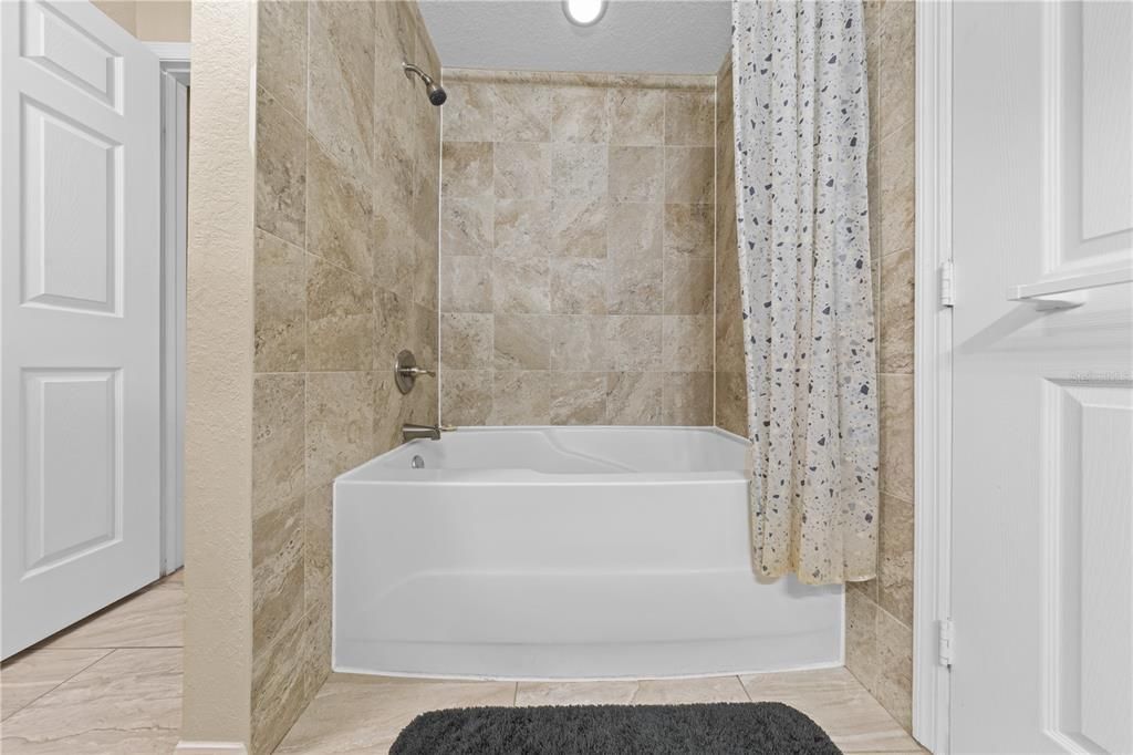 На продажу: $185,000 (1 спален, 1 ванн, 991 Квадратных фут)