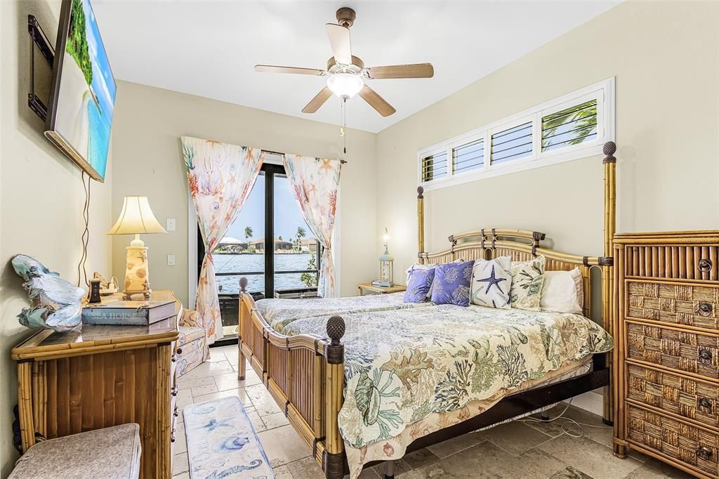 For Sale: $1,550,000 (3 beds, 2 baths, 3012 Square Feet)