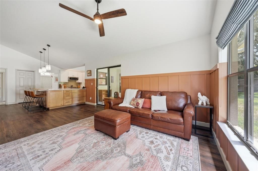 En Venta: $414,000 (3 camas, 2 baños, 1923 Pies cuadrados)