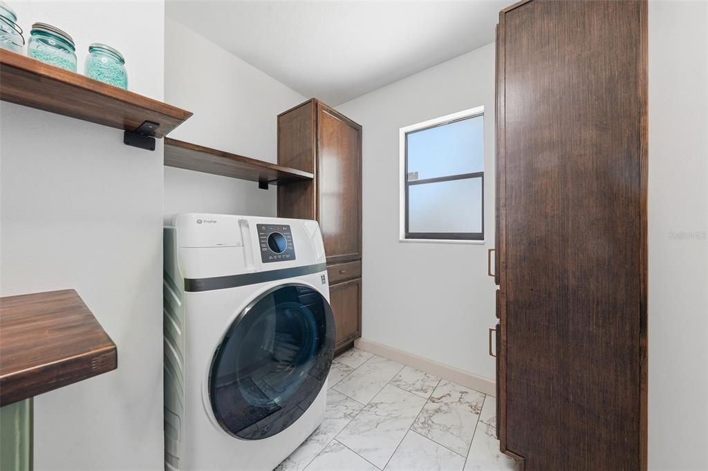 En Venta: $414,000 (3 camas, 2 baños, 1923 Pies cuadrados)