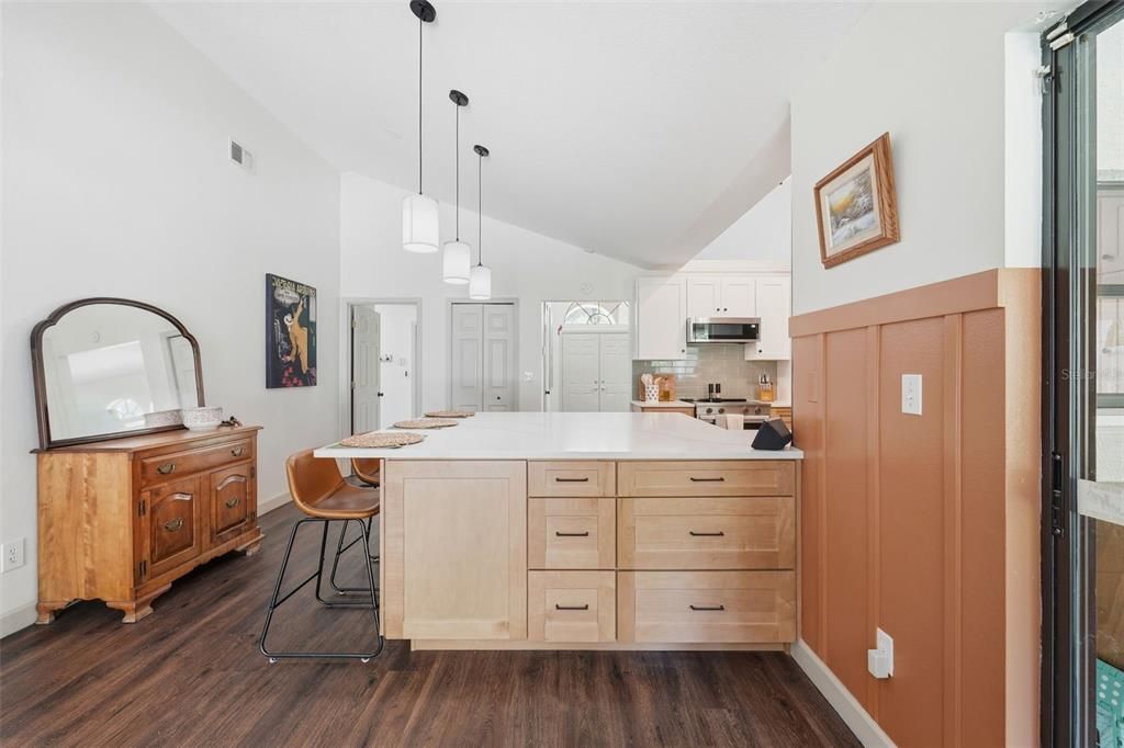 En Venta: $414,000 (3 camas, 2 baños, 1923 Pies cuadrados)
