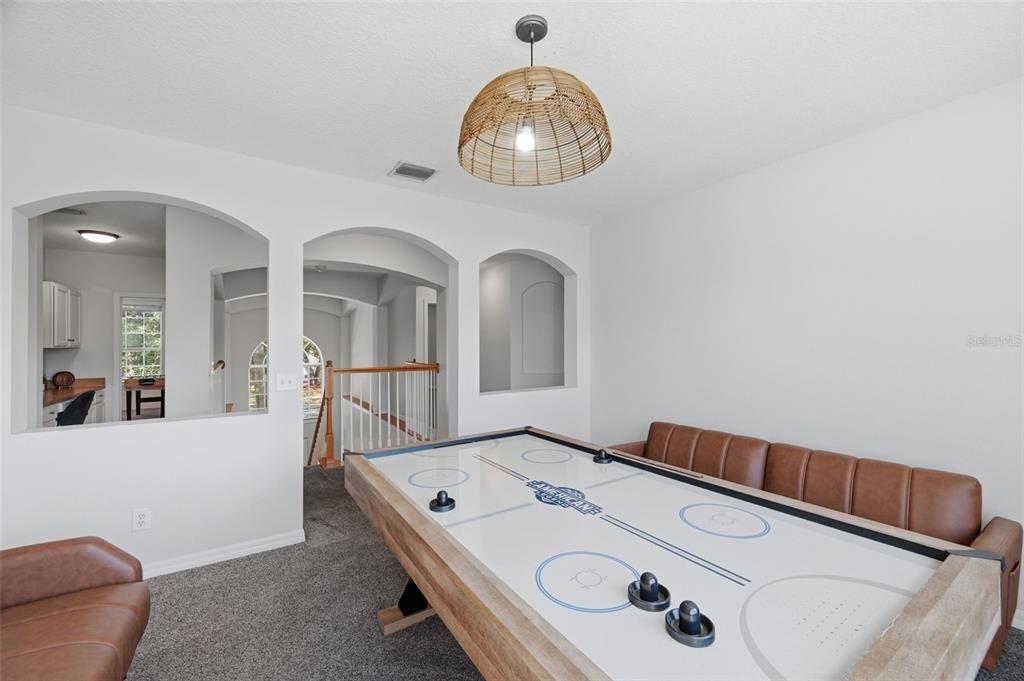 На продажу: $699,900 (6 спален, 3 ванн, 3696 Квадратных фут)