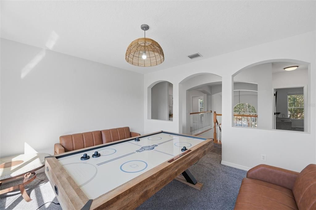 На продажу: $699,900 (6 спален, 3 ванн, 3696 Квадратных фут)