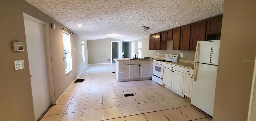 En Venta: $164,900 (2 camas, 2 baños, 1064 Pies cuadrados)