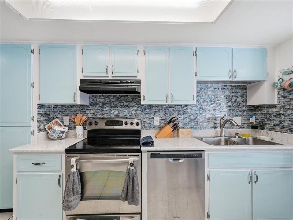 На продажу: $325,000 (3 спален, 2 ванн, 1499 Квадратных фут)