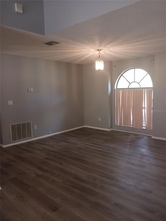 For Rent: $2,300 (3 beds, 2 baths, 1468 Square Feet)