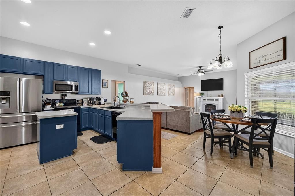 For Sale: $549,000 (4 beds, 3 baths, 2467 Square Feet)