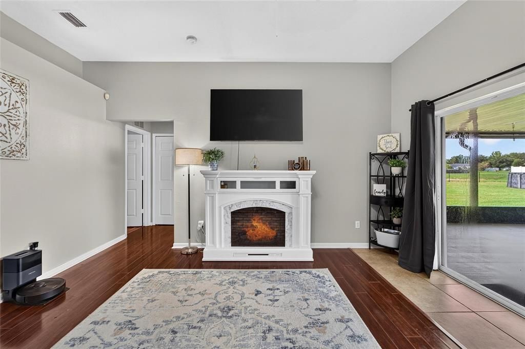 For Sale: $549,000 (4 beds, 3 baths, 2467 Square Feet)