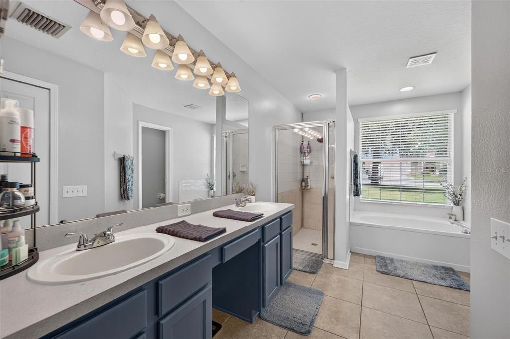 For Sale: $549,000 (4 beds, 3 baths, 2467 Square Feet)