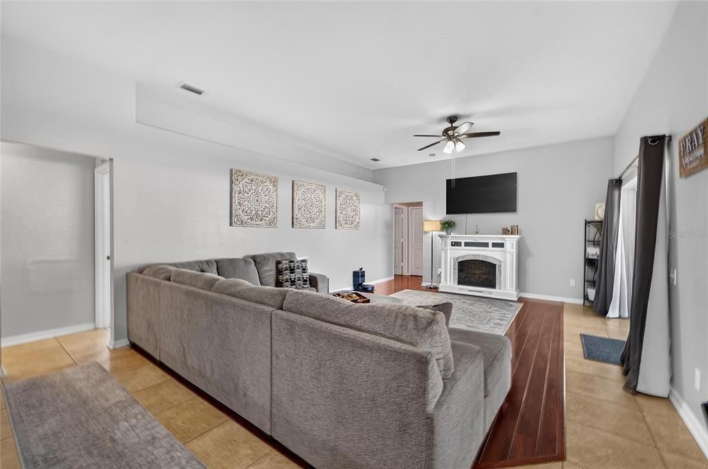 For Sale: $549,000 (4 beds, 3 baths, 2467 Square Feet)