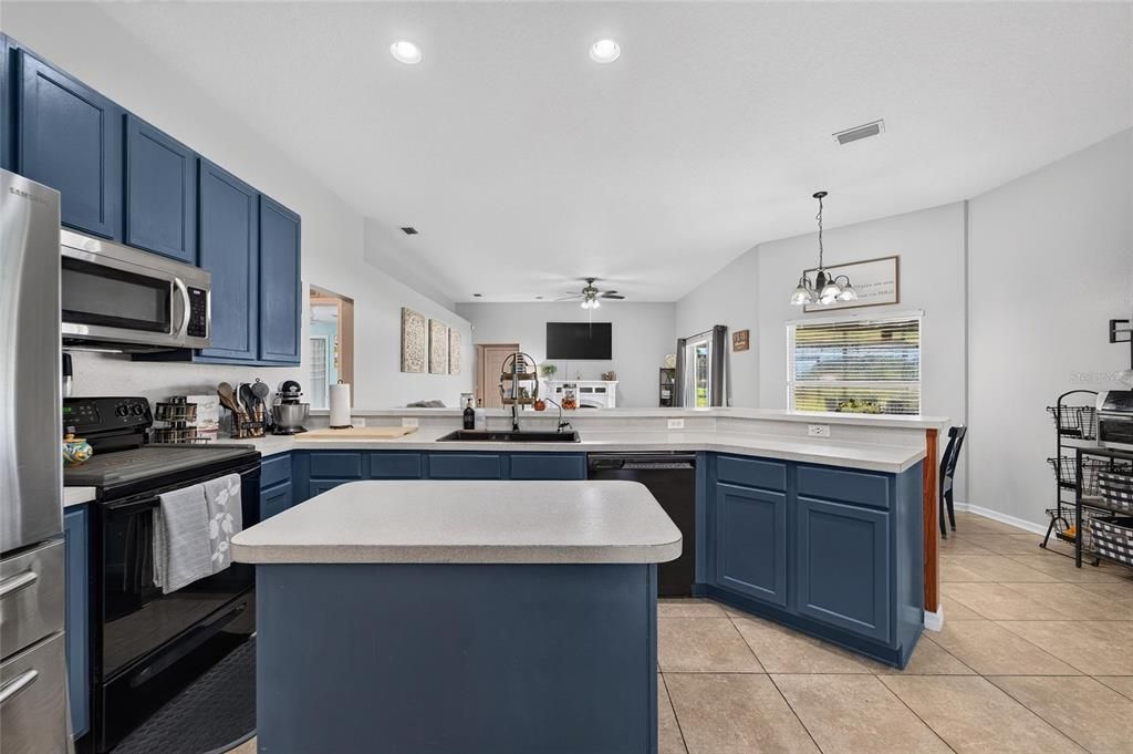 For Sale: $549,000 (4 beds, 3 baths, 2467 Square Feet)
