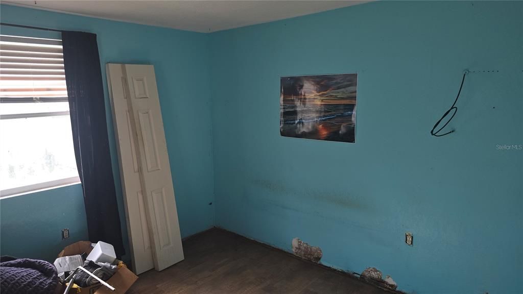 Active With Contract: $260,000 (2 beds, 1 baths, 1250 Square Feet)