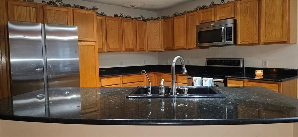 Active With Contract: $260,000 (2 beds, 1 baths, 1250 Square Feet)