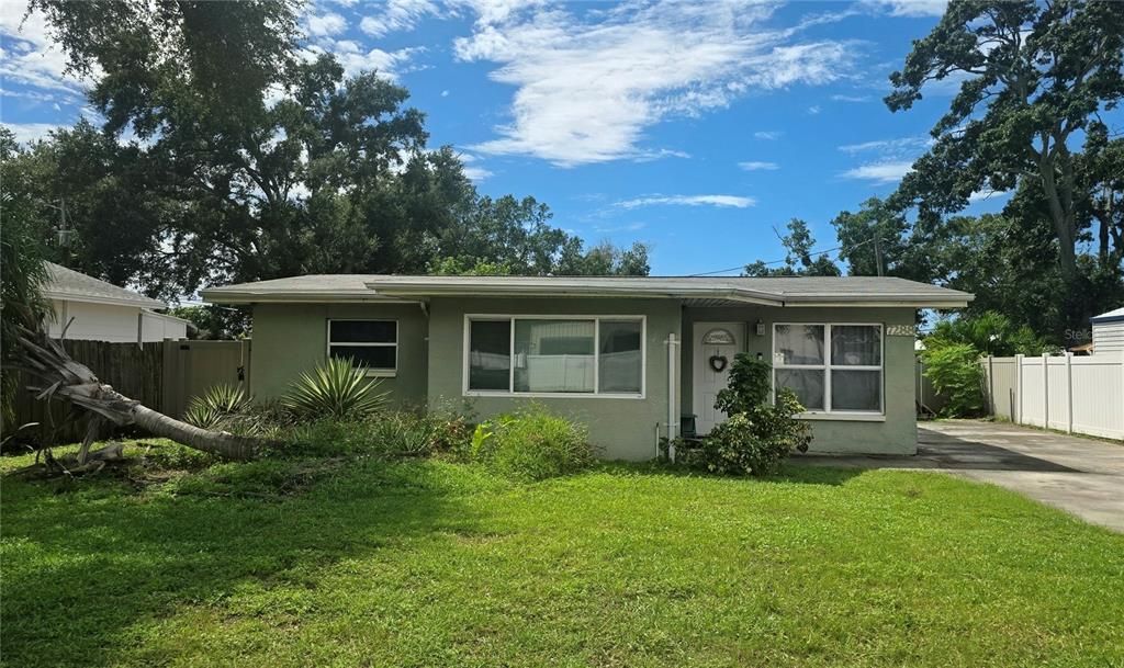 Active With Contract: $260,000 (2 beds, 1 baths, 1250 Square Feet)