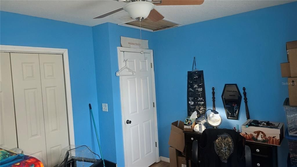 Active With Contract: $260,000 (2 beds, 1 baths, 1250 Square Feet)