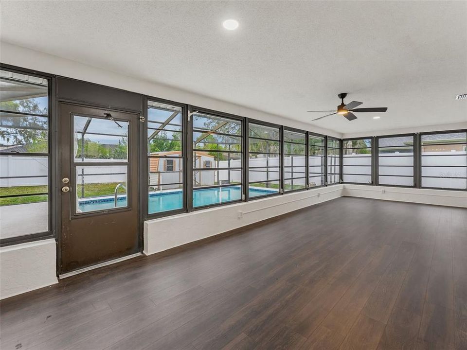 For Sale: $379,000 (3 beds, 2 baths, 1698 Square Feet)