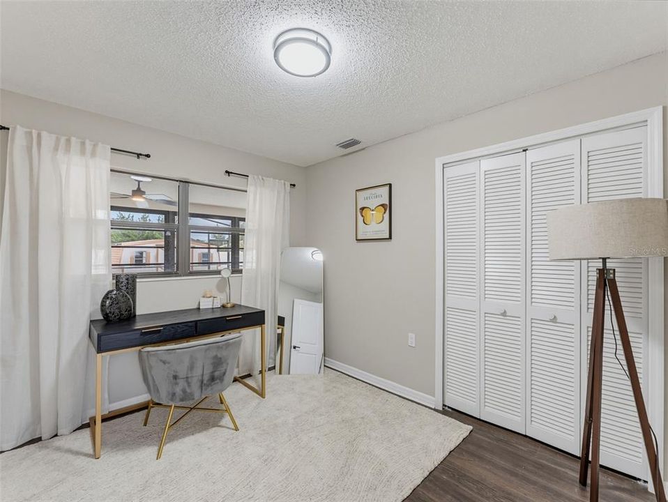 For Sale: $379,000 (3 beds, 2 baths, 1698 Square Feet)