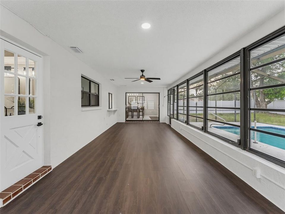 For Sale: $379,000 (3 beds, 2 baths, 1698 Square Feet)