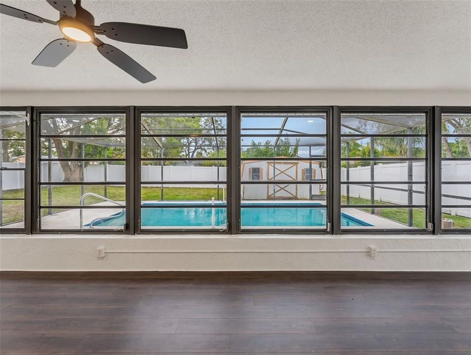 For Sale: $379,000 (3 beds, 2 baths, 1698 Square Feet)