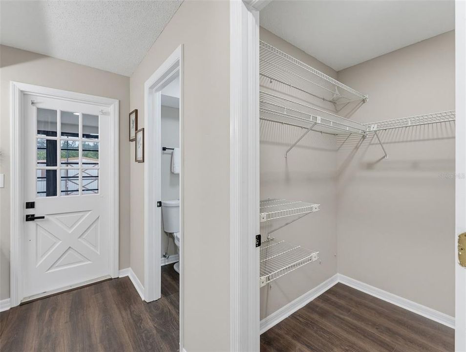 For Sale: $379,000 (3 beds, 2 baths, 1698 Square Feet)