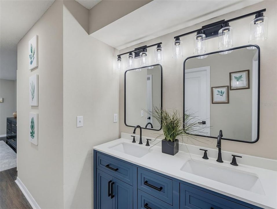 For Sale: $379,000 (3 beds, 2 baths, 1698 Square Feet)