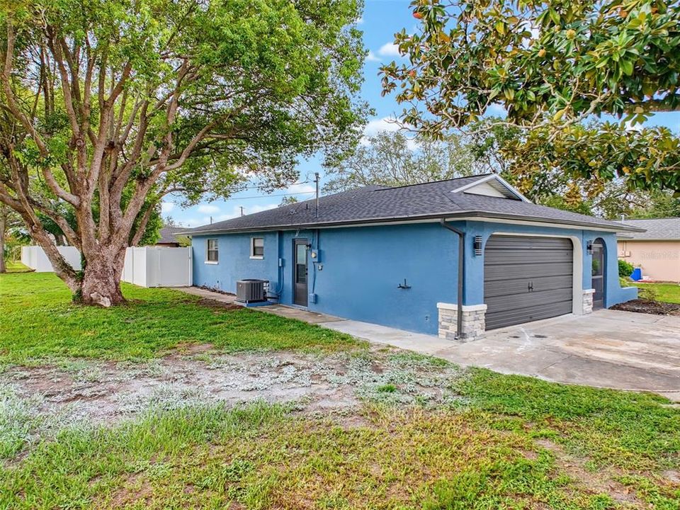 For Sale: $379,000 (3 beds, 2 baths, 1698 Square Feet)