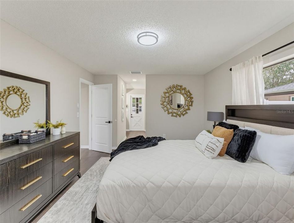 For Sale: $379,000 (3 beds, 2 baths, 1698 Square Feet)