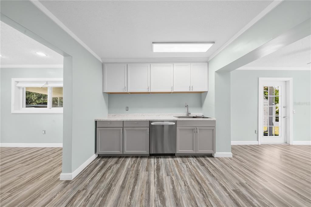 En Venta: $149,900 (2 camas, 1 baños, 884 Pies cuadrados)