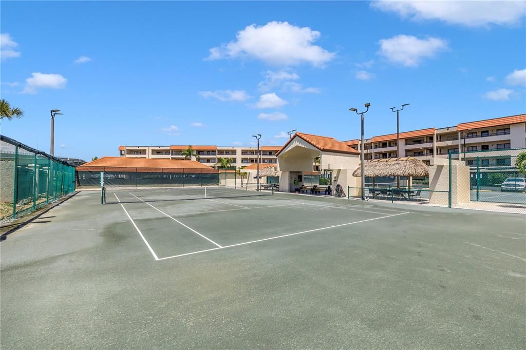 Active With Contract: $2,200 (1 beds, 1 baths, 790 Square Feet)