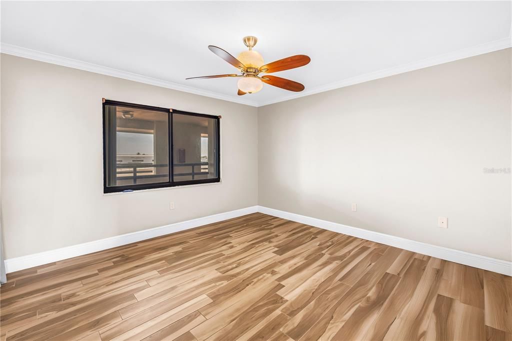 Active With Contract: $2,200 (1 beds, 1 baths, 790 Square Feet)
