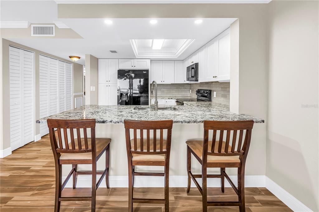 Active With Contract: $2,200 (1 beds, 1 baths, 790 Square Feet)