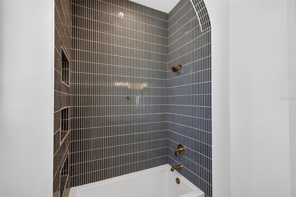En Venta: $1,999,999 (4 camas, 4 baños, 3074 Pies cuadrados)