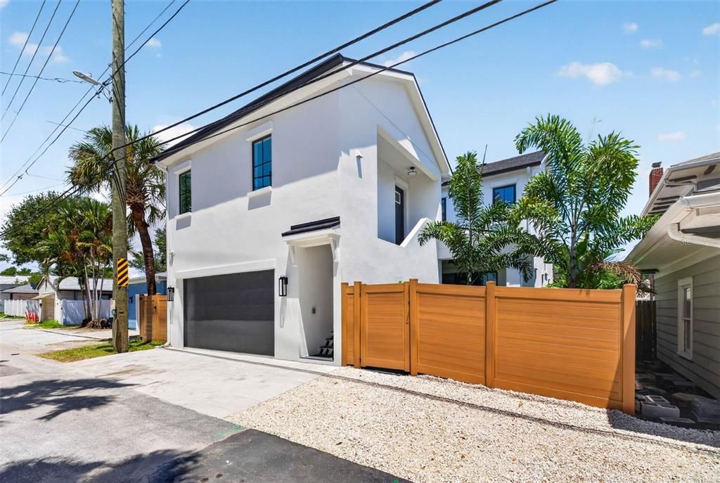 En Venta: $1,999,999 (4 camas, 4 baños, 3074 Pies cuadrados)
