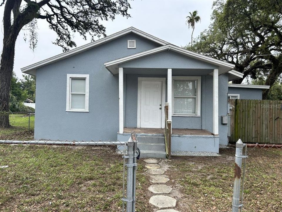 For Rent: $1,940 (3 beds, 2 baths, 1118 Square Feet)