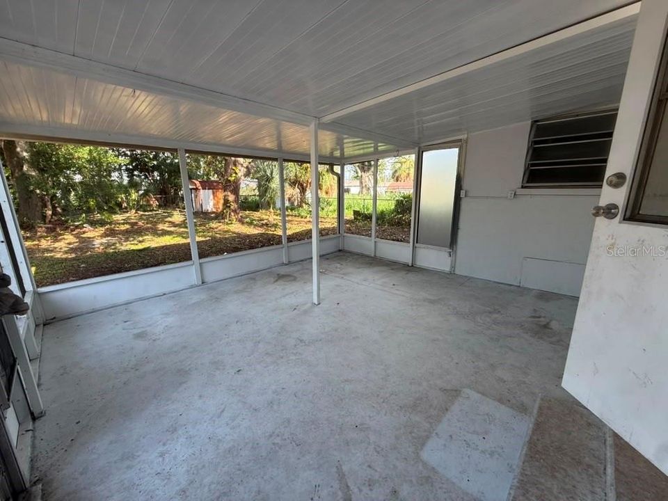 For Sale: $259,900 (2 beds, 2 baths, 804 Square Feet)
