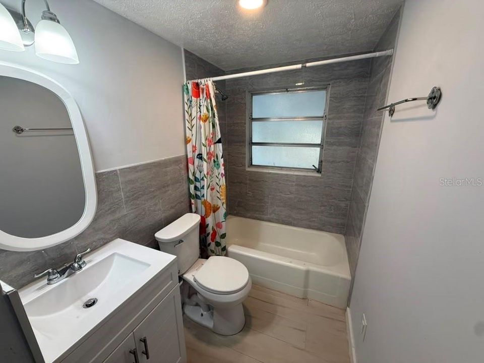 For Sale: $259,900 (2 beds, 2 baths, 804 Square Feet)