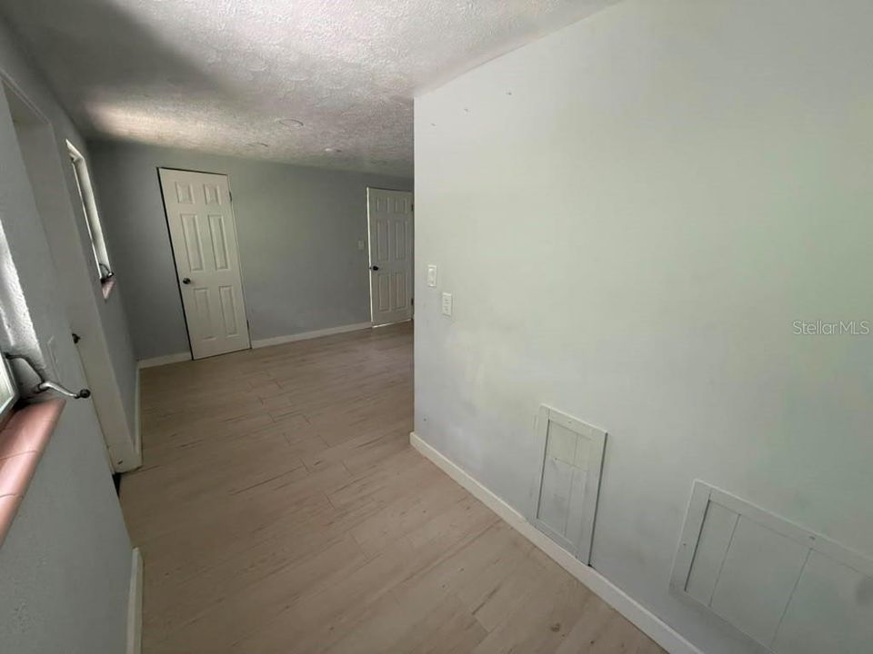 For Sale: $259,900 (2 beds, 2 baths, 804 Square Feet)