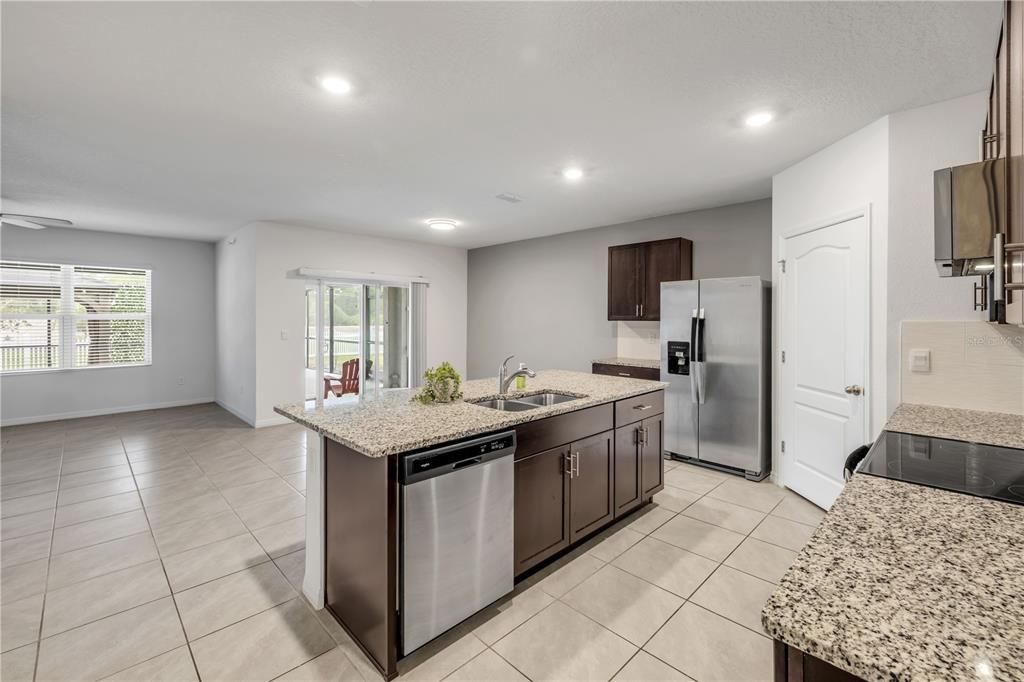 For Sale: $354,900 (4 beds, 2 baths, 1830 Square Feet)