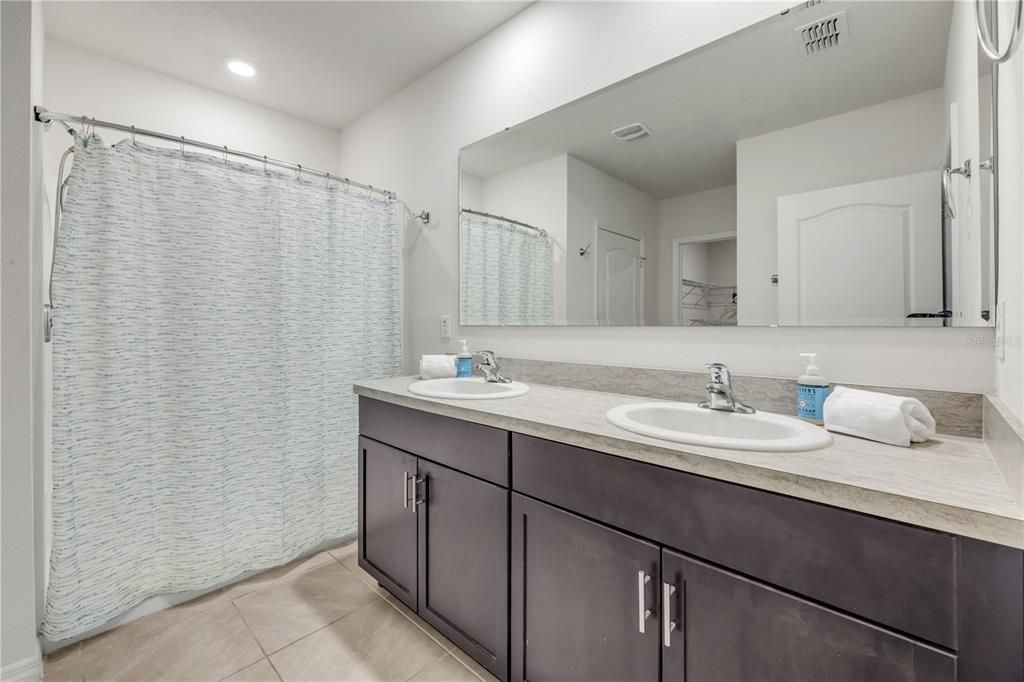For Sale: $354,900 (4 beds, 2 baths, 1830 Square Feet)