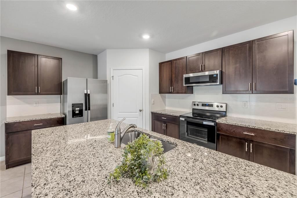 For Sale: $354,900 (4 beds, 2 baths, 1830 Square Feet)