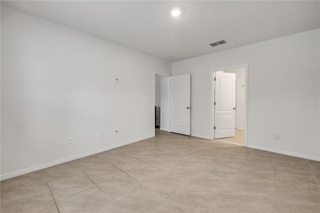 For Sale: $354,900 (4 beds, 2 baths, 1830 Square Feet)
