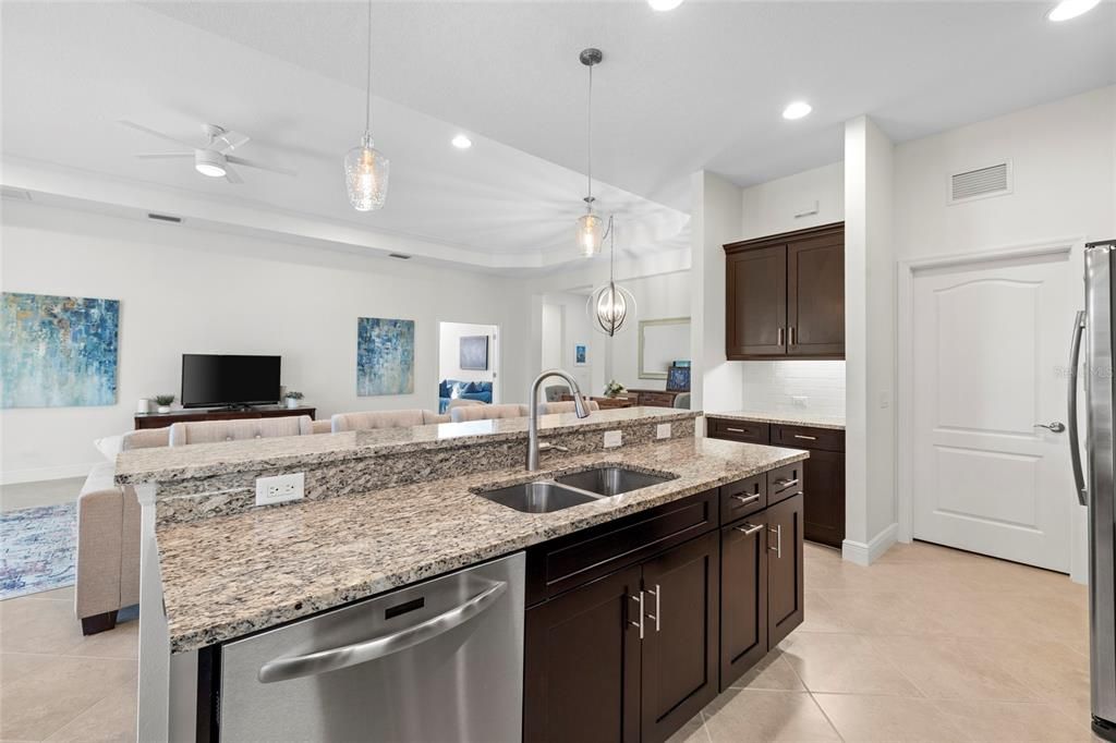 For Sale: $495,000 (2 beds, 2 baths, 1867 Square Feet)