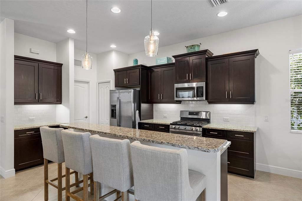 For Sale: $495,000 (2 beds, 2 baths, 1867 Square Feet)
