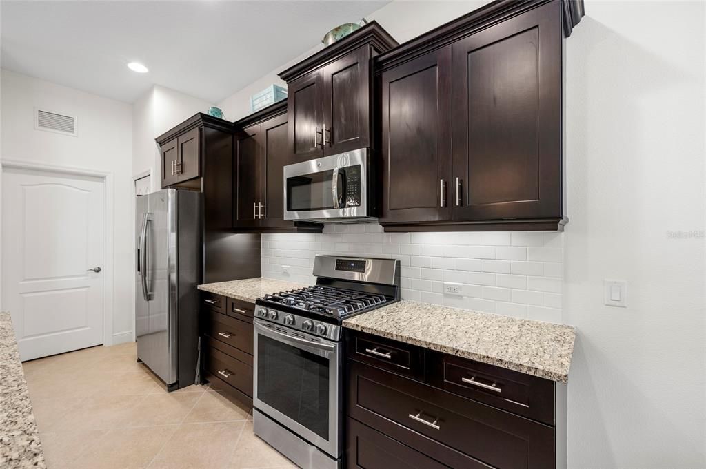 For Sale: $495,000 (2 beds, 2 baths, 1867 Square Feet)