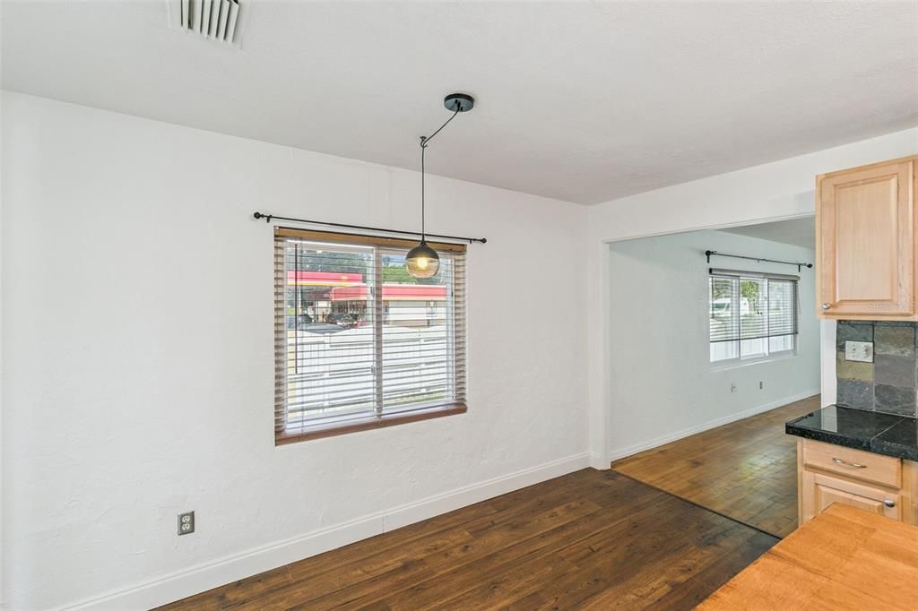For Sale: $549,900 (3 beds, 2 baths, 1498 Square Feet)