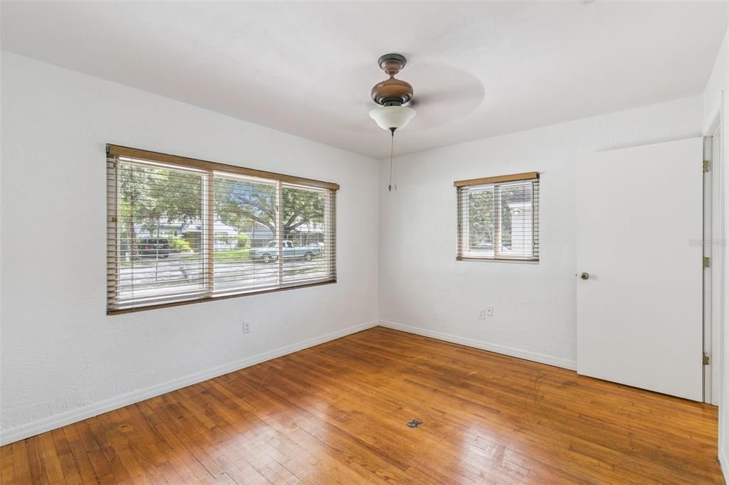 For Sale: $549,900 (3 beds, 2 baths, 1498 Square Feet)