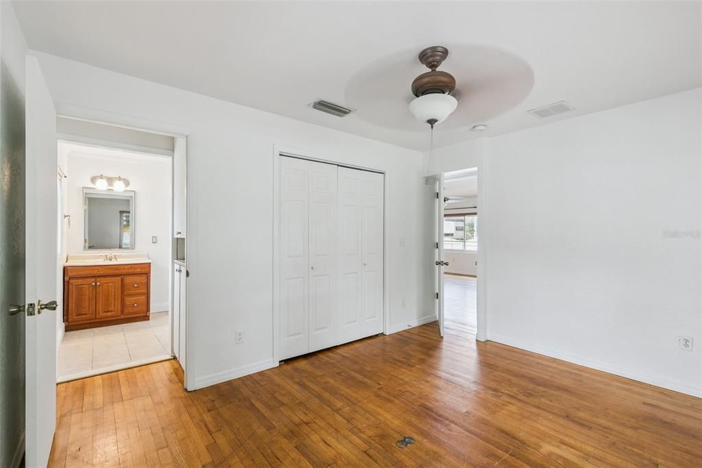 For Sale: $549,900 (3 beds, 2 baths, 1498 Square Feet)